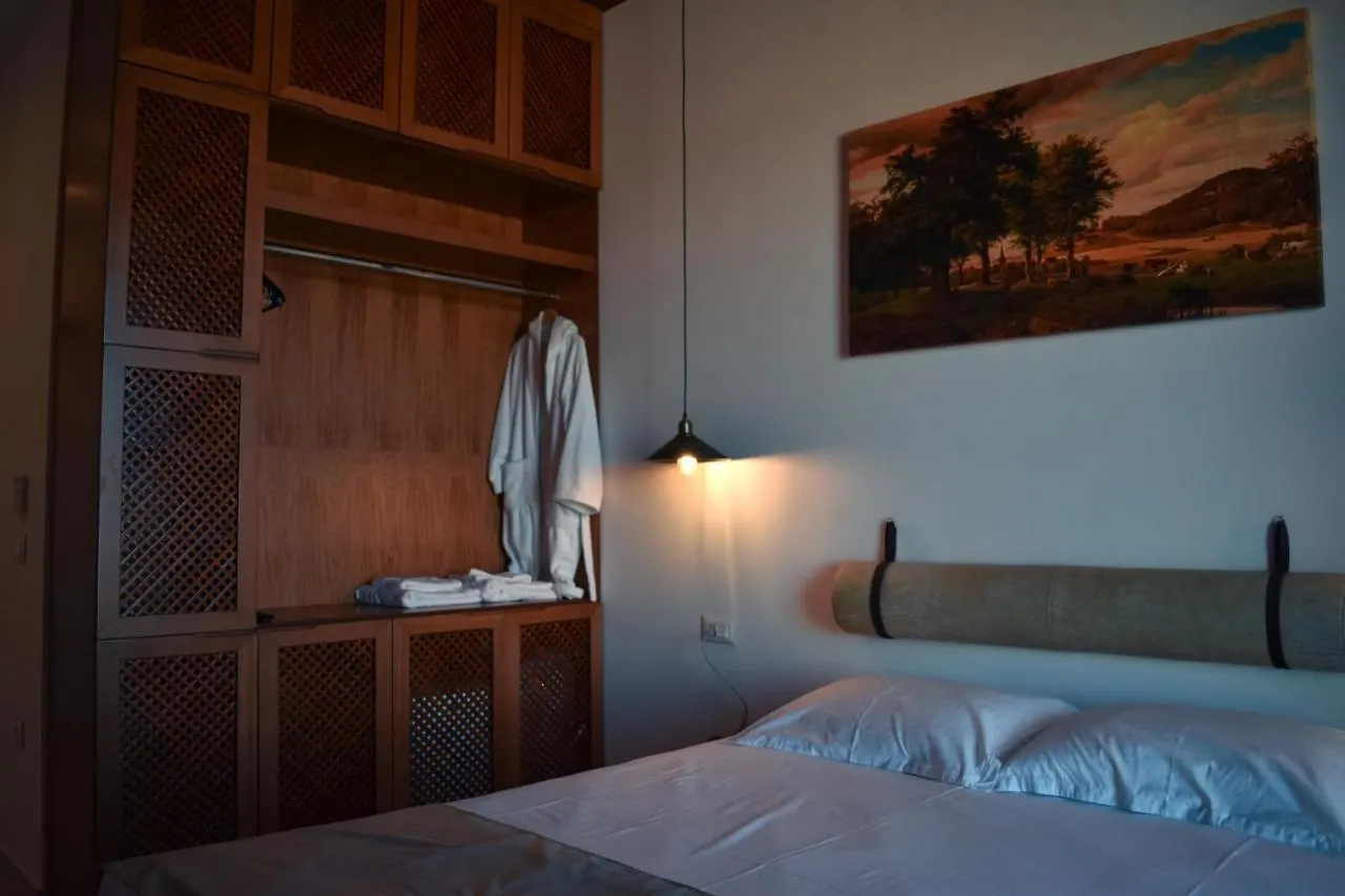 Kronos Hotel Koxhazi 0*,  Albanien
